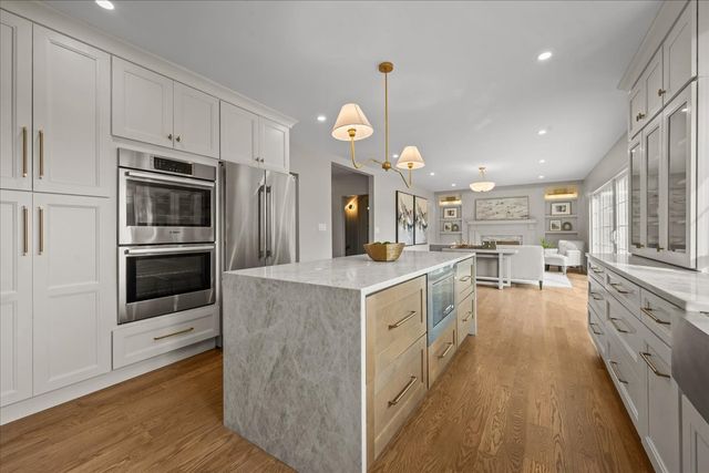 1288 Sunview Lane, Winnetka, IL 60093