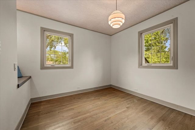 1288 Sunview Lane, Winnetka, IL 60093