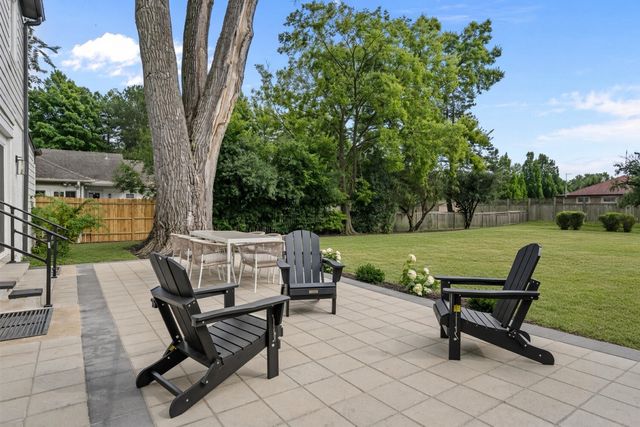 1288 Sunview Lane, Winnetka, IL 60093