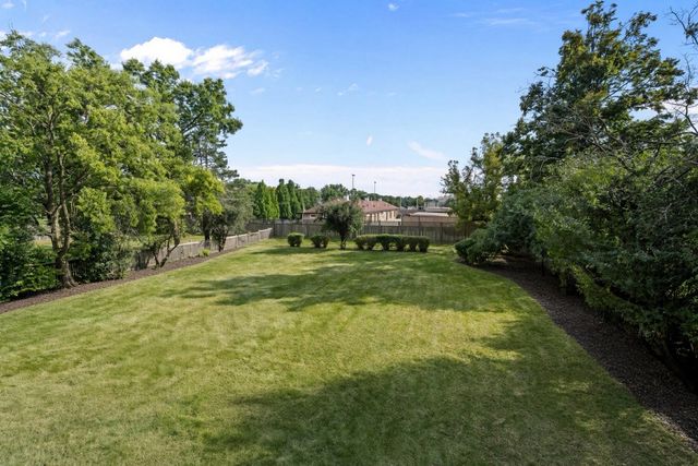 1288 Sunview Lane, Winnetka, IL 60093