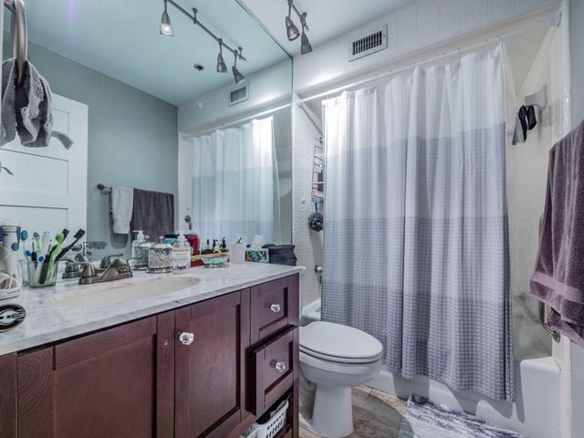 40 N Interstate 35 Highway 4A4, Austin, TX 78701