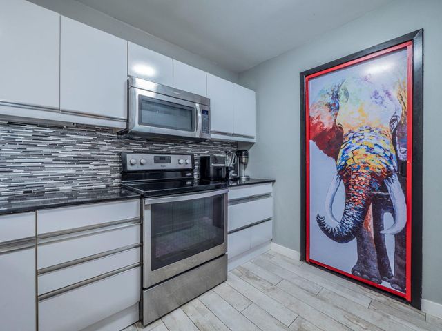 40 N Interstate 35 Highway 4A4, Austin, TX 78701