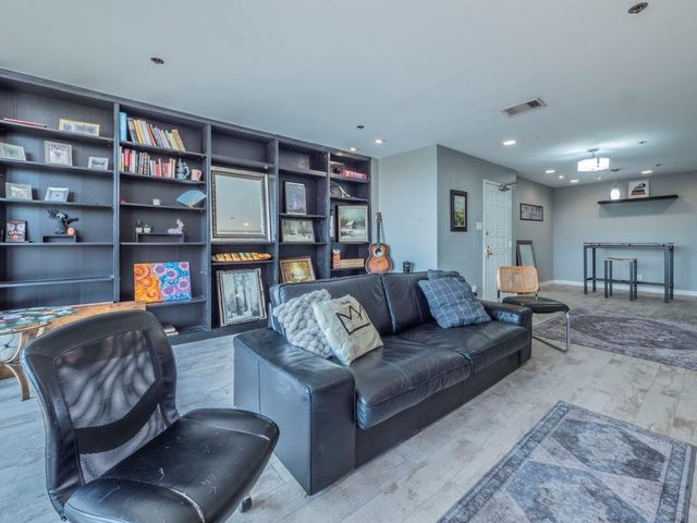 40 N Interstate 35 Highway 4A4, Austin, TX 78701