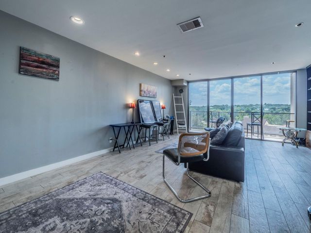 40 N Interstate 35 Highway 4A4, Austin, TX 78701