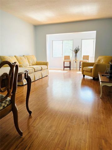 8651 10TH STREET N 210, St Petersburg, FL 33702