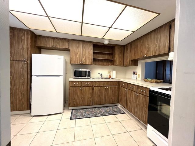 8651 10TH STREET N 210, St Petersburg, FL 33702