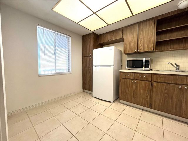 8651 10TH STREET N 210, St Petersburg, FL 33702