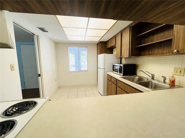 8651 10TH STREET N 210, St Petersburg, FL 33702