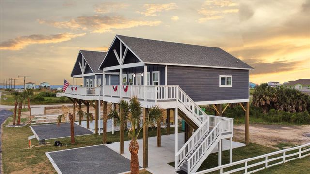 1036 Sunset Circle W, Crystal Beach, TX 77650
