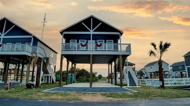 1036 Sunset Circle W, Crystal Beach, TX 77650