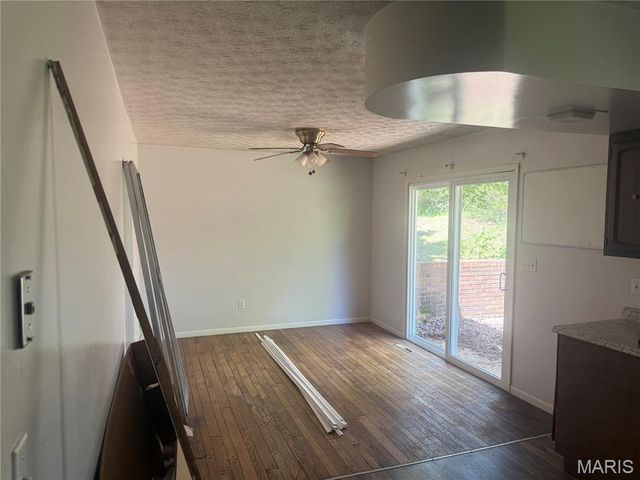 272 Vickie Lynn Lane, St Robert, MO 65584