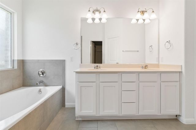 158 Coronella DR, Liberty Hill, TX 78642