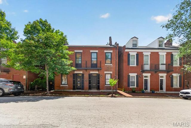 1816 S 8th Street, St Louis, MO 63104