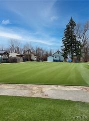 5645 Girard Avenue, Niagara Falls, NY 14304