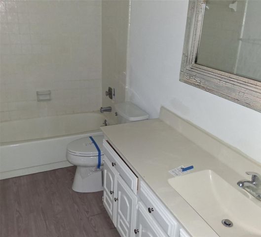 814 Oakbluff Drive, Lancaster, TX 75146