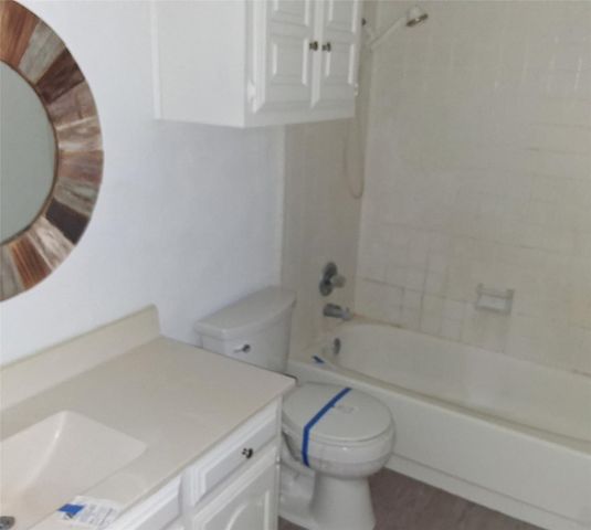 814 Oakbluff Drive, Lancaster, TX 75146