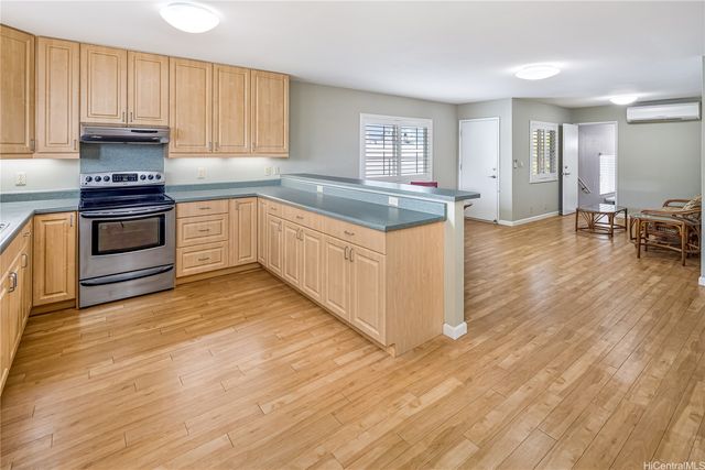 914 Hoomoana Street, Pearl City, HI 96782