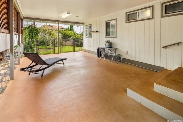 914 Hoomoana Street, Pearl City, HI 96782