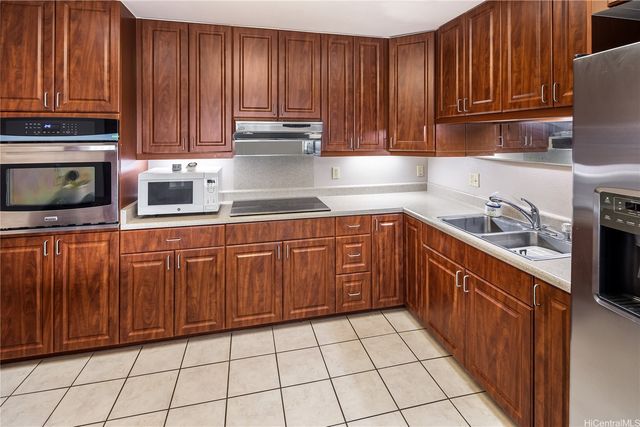 914 Hoomoana Street, Pearl City, HI 96782