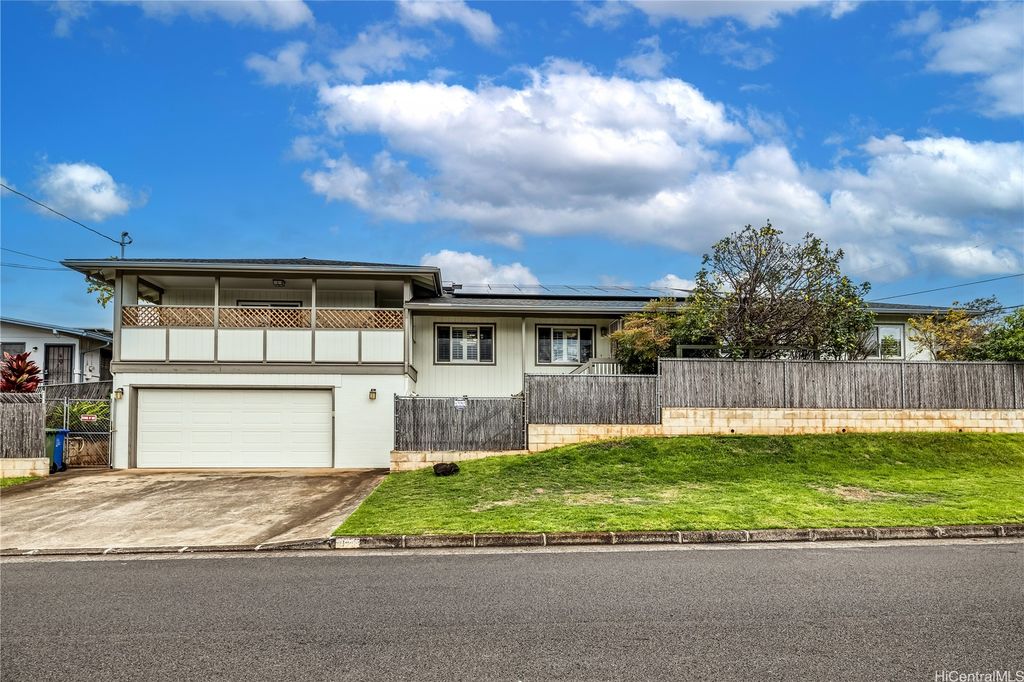 914 Hoomoana Street, Pearl City, HI 96782