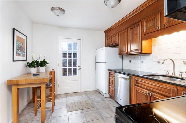 7 Scotland Place NW, Atlanta, GA 30318