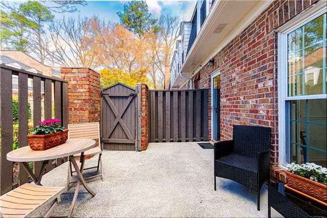 7 Scotland Place NW, Atlanta, GA 30318