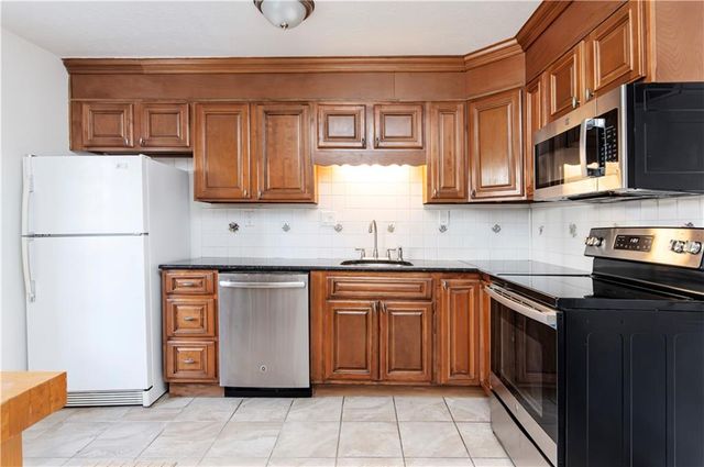 7 Scotland Place NW, Atlanta, GA 30318