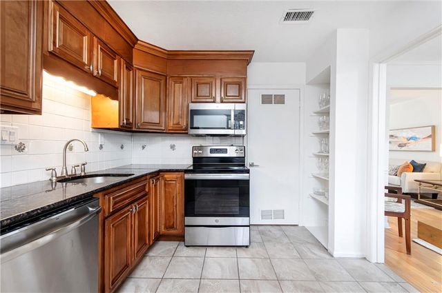 7 Scotland Place NW, Atlanta, GA 30318