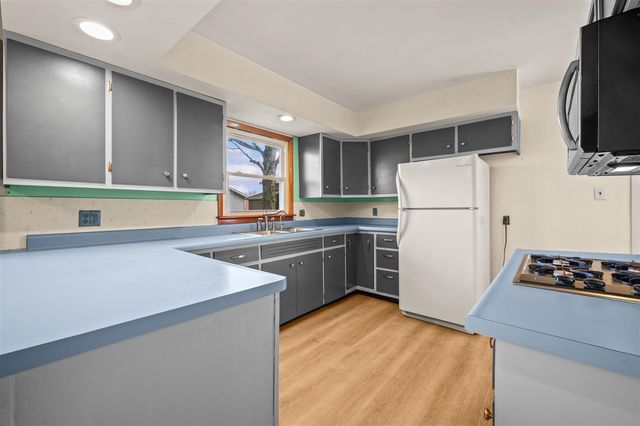 27532 May Street, Edwardsburg, MI 49112