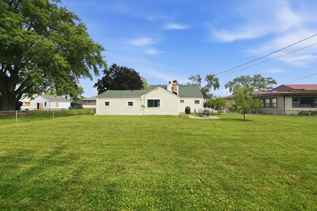 4847 W 84th Place, Burbank, IL 60459