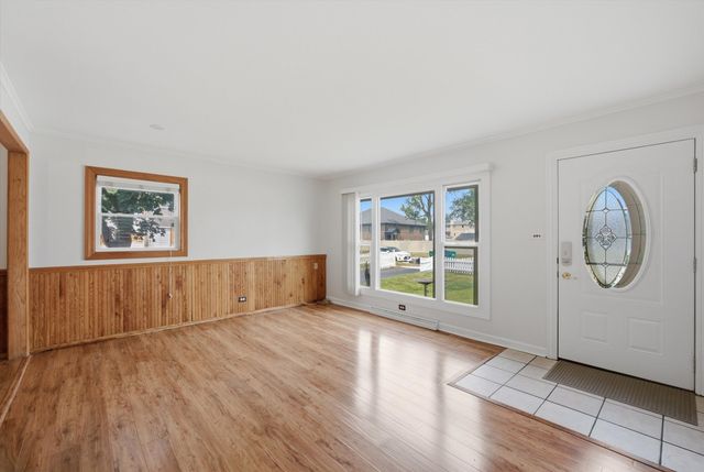 4847 W 84th Place, Burbank, IL 60459
