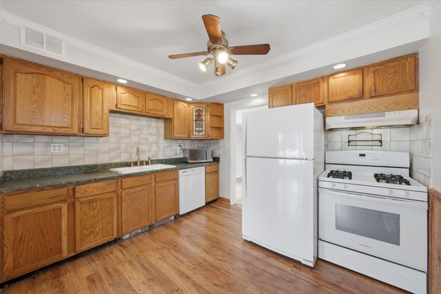 4847 W 84th Place, Burbank, IL 60459
