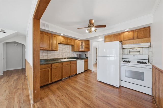 4847 W 84th Place, Burbank, IL 60459