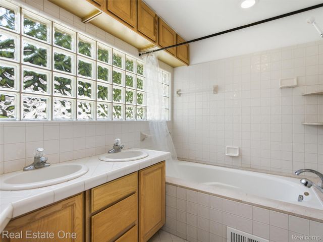 4125 Rural Street, Waterford Charter Township, MI 48329