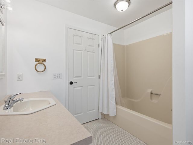 4125 Rural Street, Waterford Charter Township, MI 48329