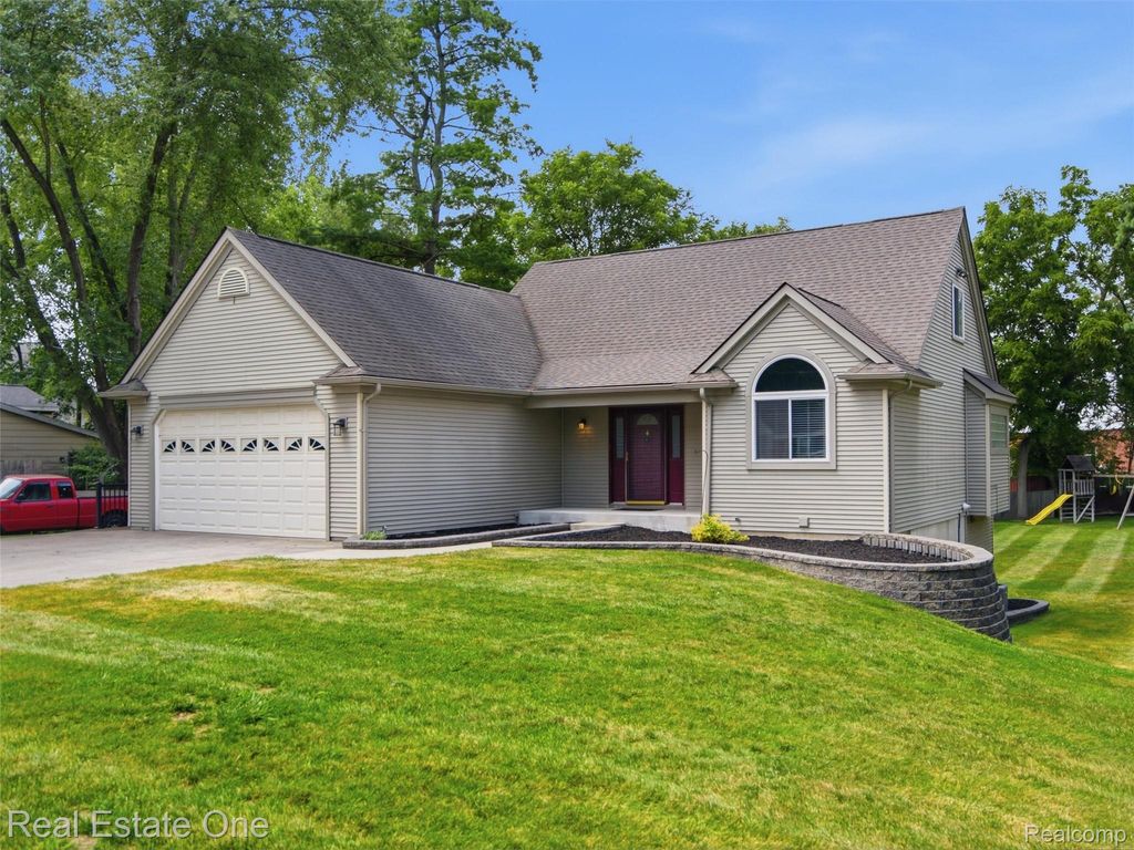 4125 Rural Street, Waterford Charter Township, MI 48329