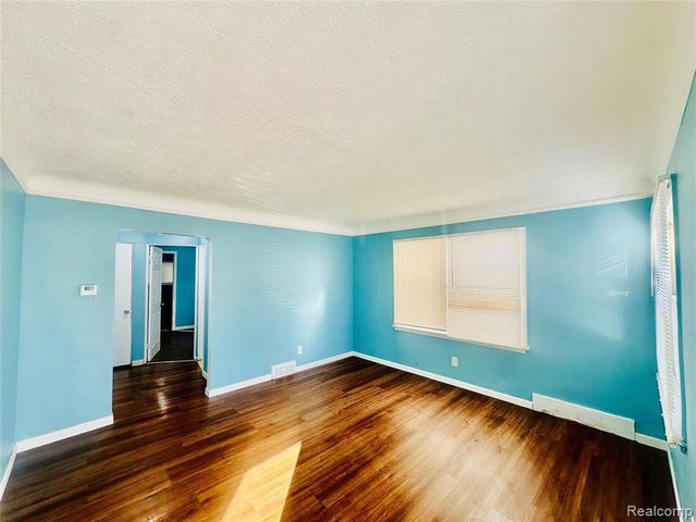 13995 Young Street, Detroit, MI 48205