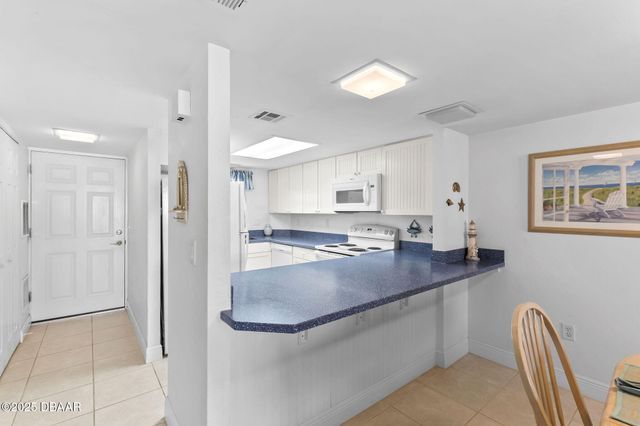 2626 S Atlantic Ave Apt 108, Daytona Beach Shores, FL 32118