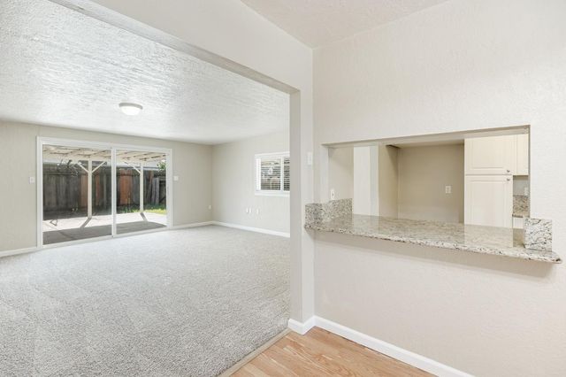 7080 21st Ave, Sacramento, CA 95820