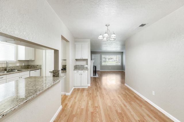 7080 21st Ave, Sacramento, CA 95820