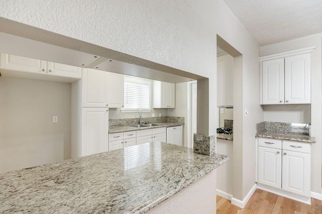 7080 21st Ave, Sacramento, CA 95820