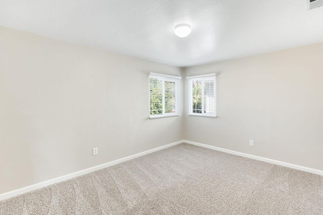 7080 21st Ave, Sacramento, CA 95820