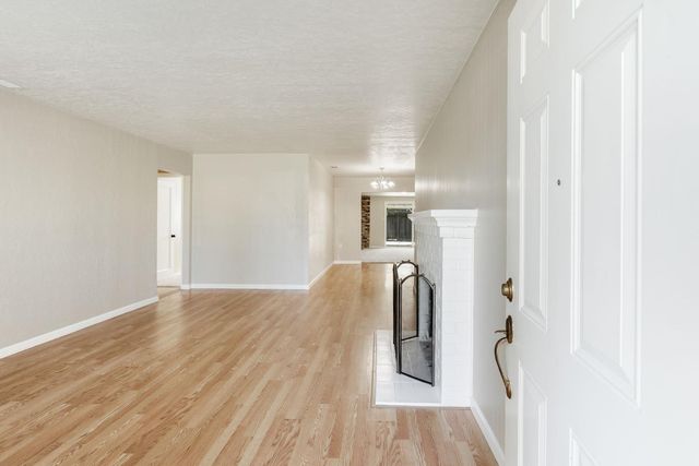 7080 21st Ave, Sacramento, CA 95820