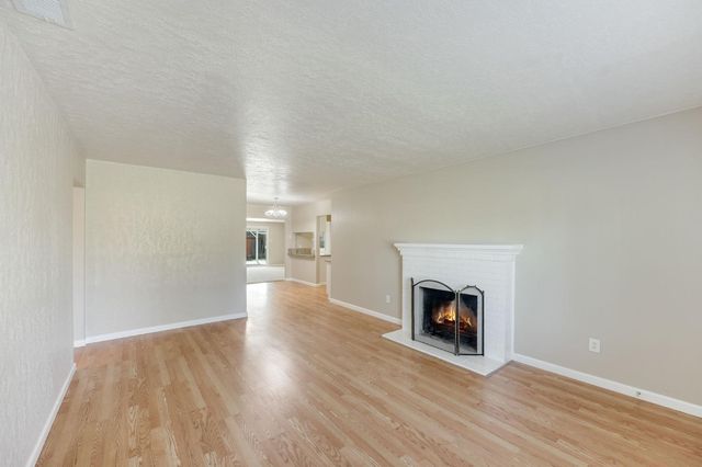 7080 21st Ave, Sacramento, CA 95820