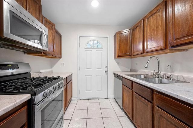 14012 Sayre Street, Sylmar, CA 91342