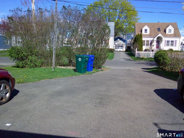 10 Graham Street, Stratford, CT 06615