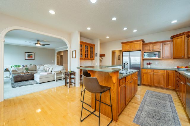 6515 Fullerton Court, Johnston, IA 50131