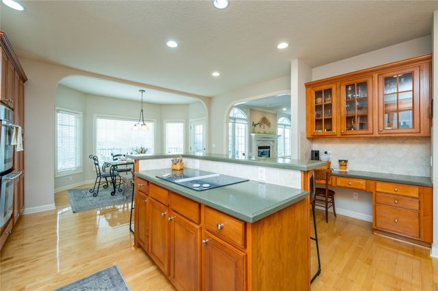 6515 Fullerton Court, Johnston, IA 50131