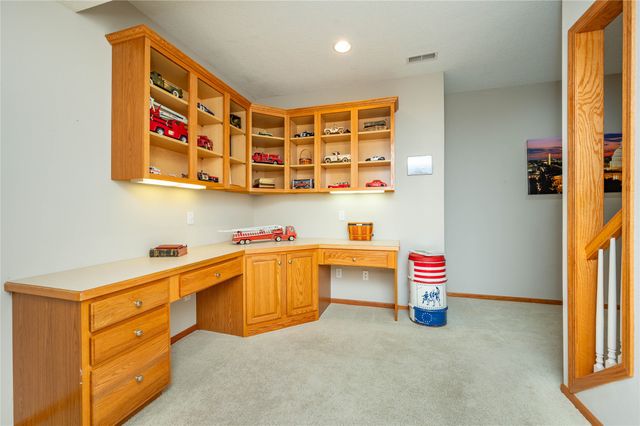 6515 Fullerton Court, Johnston, IA 50131