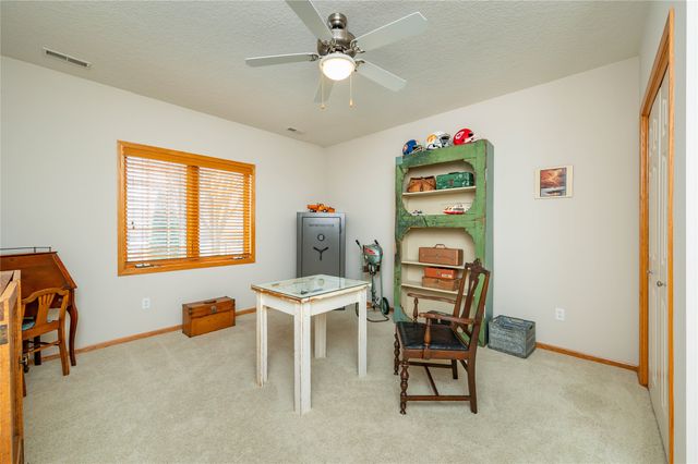 6515 Fullerton Court, Johnston, IA 50131